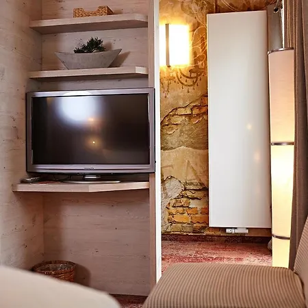 Vintage Doppelzimmer Mit Balkon Hornerbahnen Kostenlos Otel